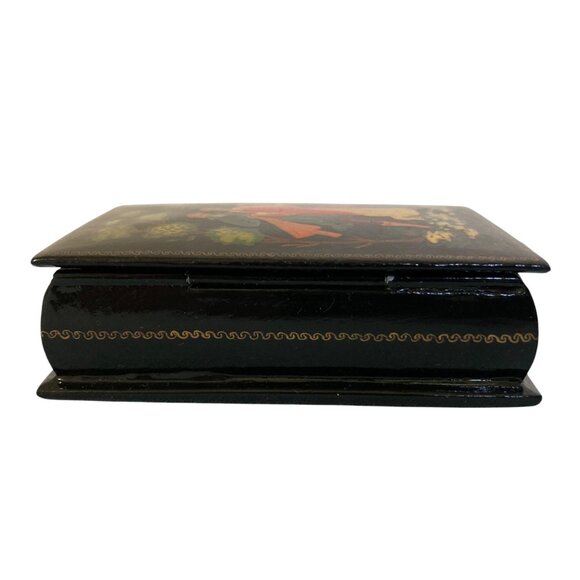 Palekh Lacquered Jewelry Box Vintage Wooden Jewelry Box Fairytale Couple Signed - Picture 6 of 10